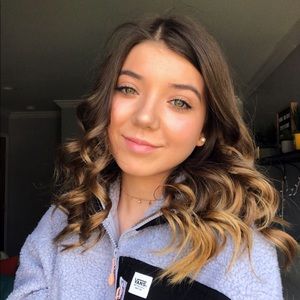 Meet your Posher, Abi